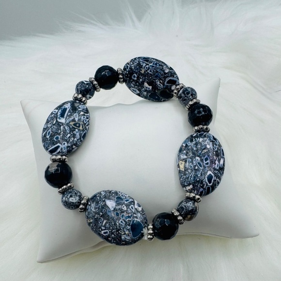 Large Beaded Unique Design Bracelets - Picture 4 of 4